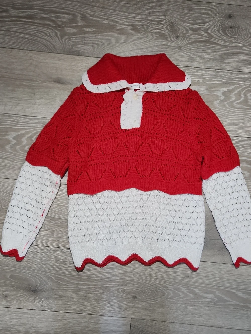 Vintage Retro Jianxima 1981 Red White Scalloped Layered Knit Sweater S/M